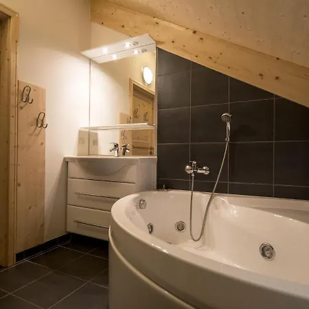 Boutique Chalet In Sankt Georgen Ob Murau With Sauna בקתה *